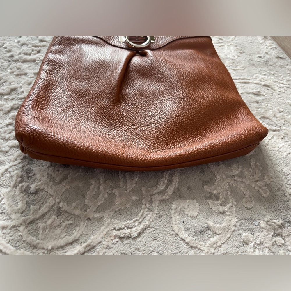 Salvatore Ferragamo Gancini Shoulder Bag Brown - Picture 4 of 13